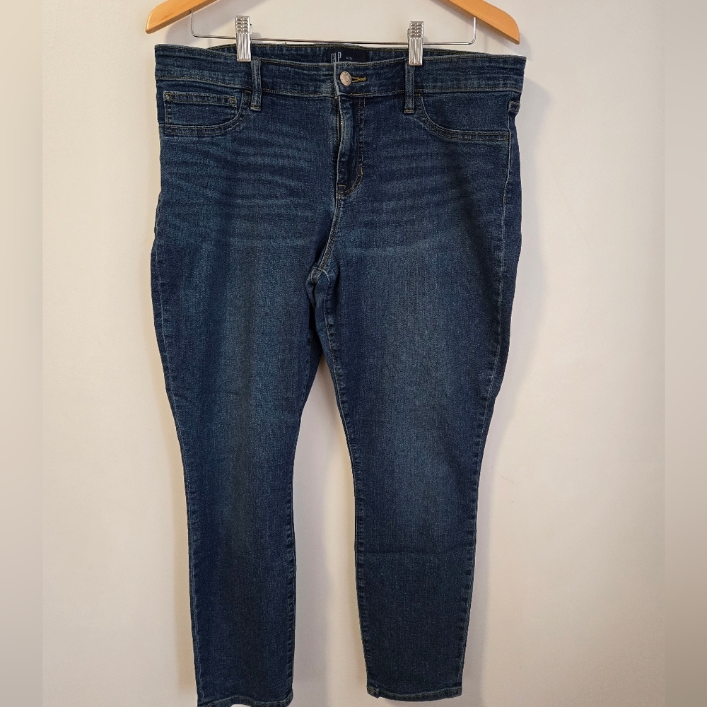 GAP Women's Blue Denim Skinny Jegging Size 14 Cropped Fit